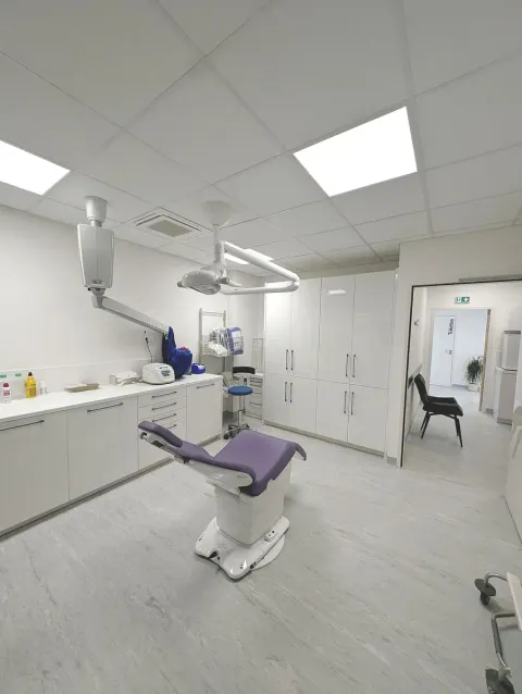 Bloc opératoire d'un cabinet dentaire dans l'agglomération orléanaise