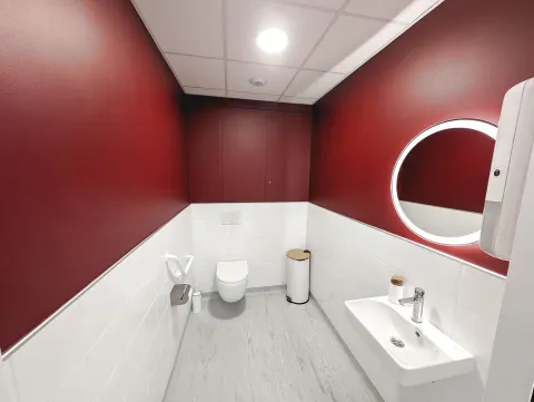 Aménagement d'un WC PMR pour ERP à Saran dans le Loiret